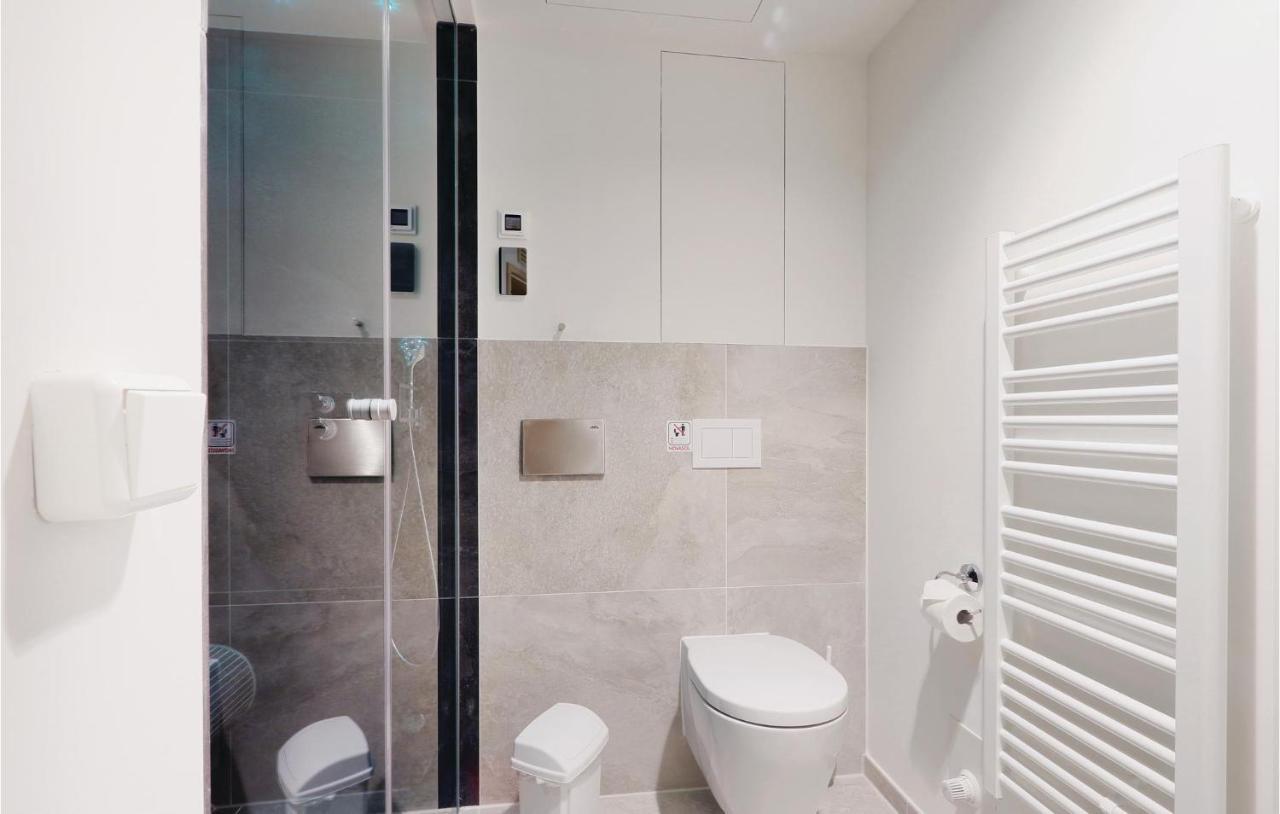 2 Bedroom Stunning Apartment In Luebeck Travemuende Екстер'єр фото